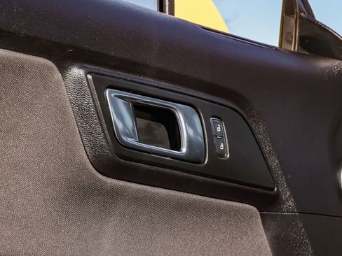 Used 2018 Ford Mustang GT w/ Black Accent Pkg image 25