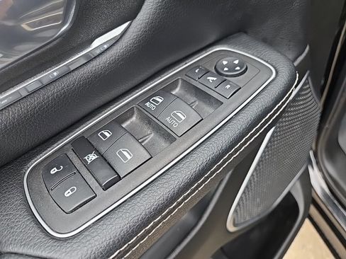 Used 2023 RAM 1500 Laramie AWD/4WD image 38
