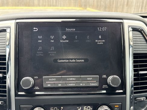 Used 2020 Nissan Titan SV w/ SV Convenience Package image 24