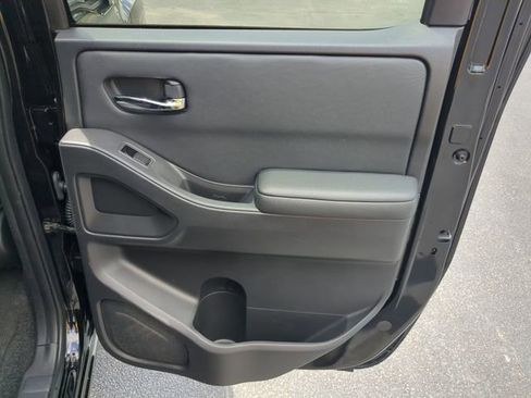 Used 2023 Nissan Frontier SV RWD image 30