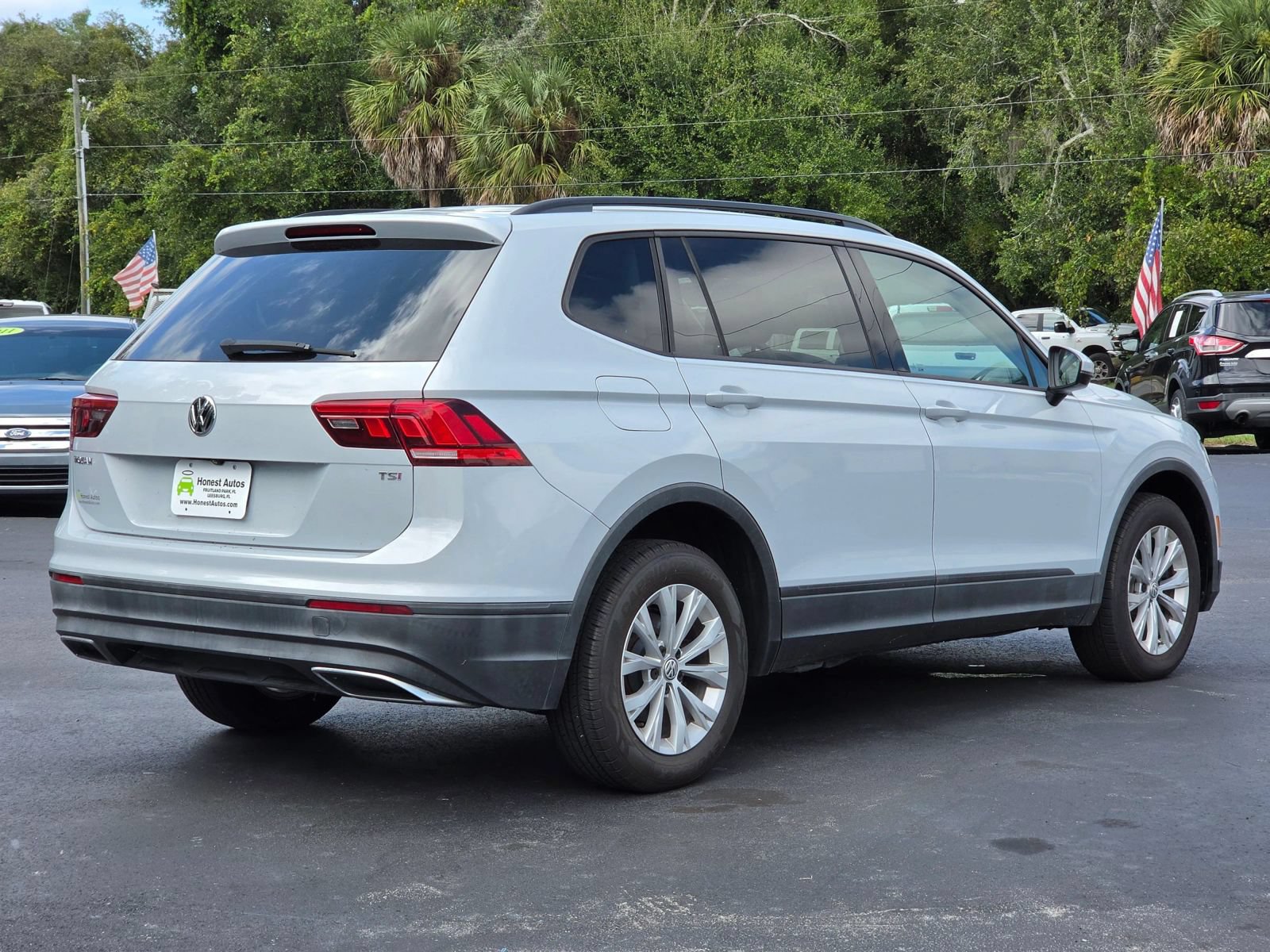 Used 2018 Volkswagen Tiguan S FWD image 3