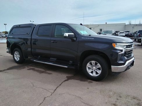 Used 2023 Chevrolet Silverado 1500 LT w/ Convenience Package II image 4