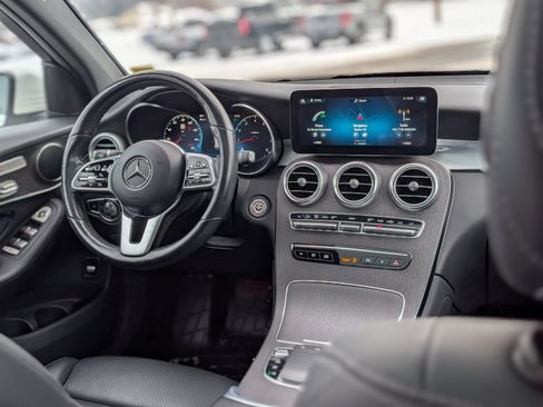 Used 2022 Mercedes-Benz GLC 300 4MATIC image 16
