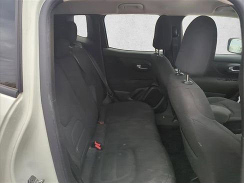 Used 2021 Jeep Renegade Latitude image 21