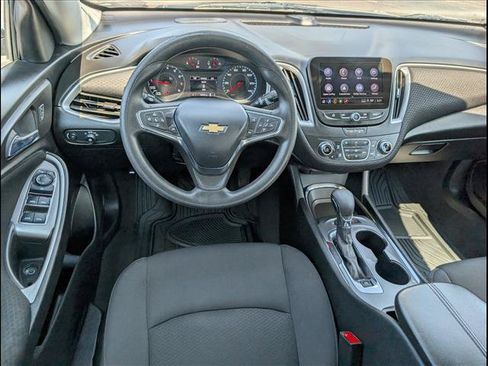 Used 2024 Chevrolet Malibu LT FWD image 8