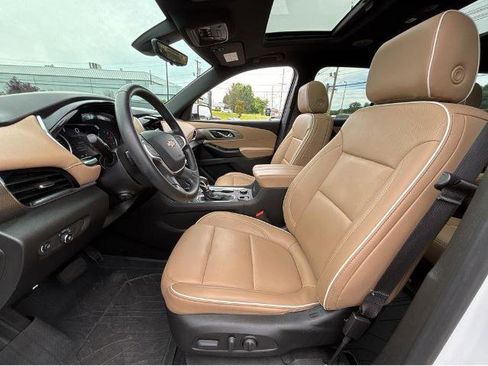 Used 2023 Chevrolet Traverse Premier w/ LPO, Floor Liner Package AWD/4WD image 17
