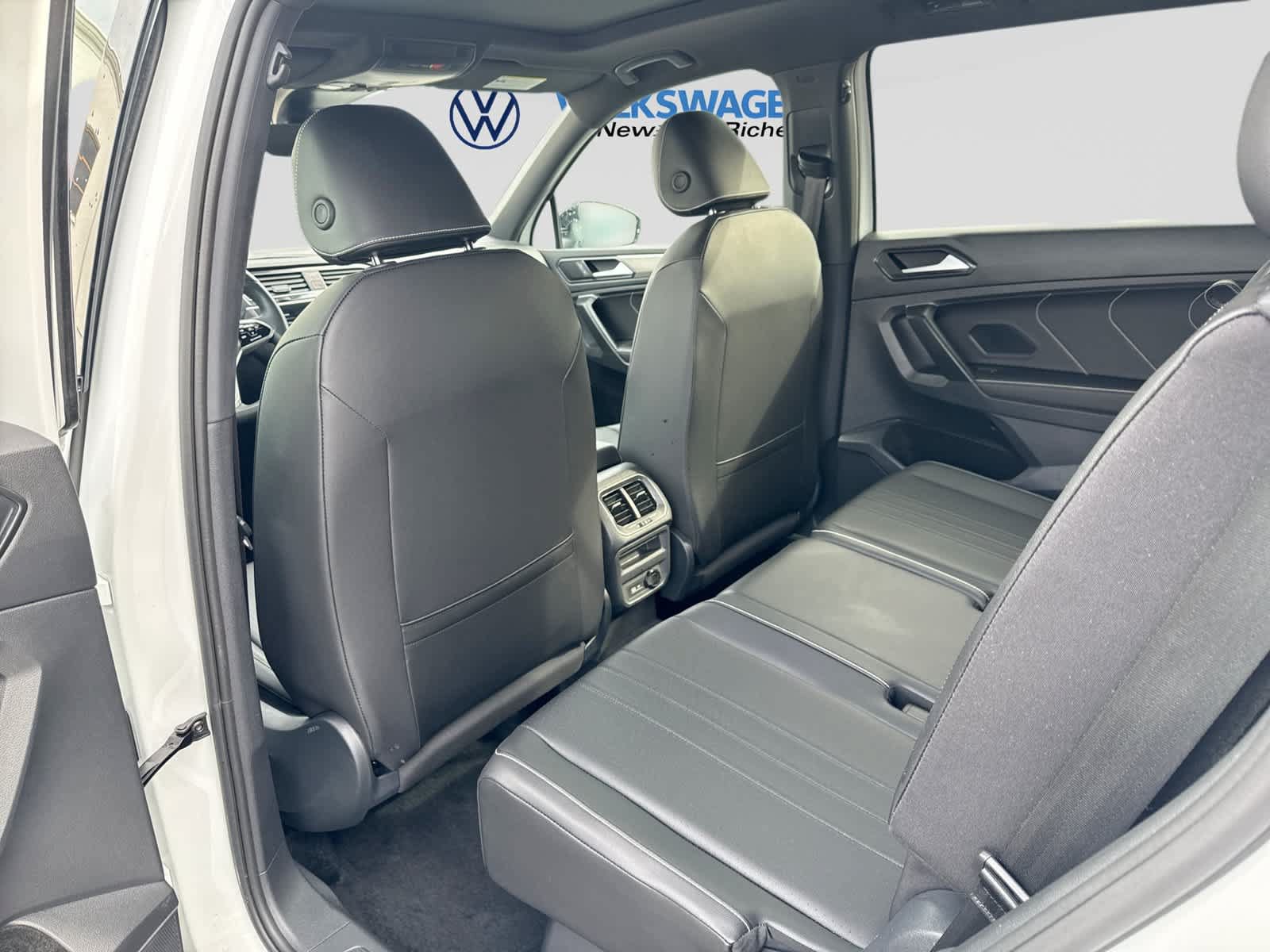 Used 2024 Volkswagen Tiguan SE R-Line FWD image 24