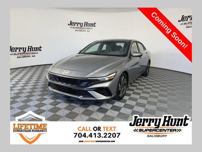 Used 2025 Hyundai Elantra SEL