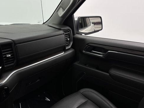 Used 2025 GMC Sierra 1500 SLT RWD image 29