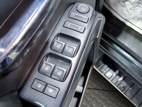 Used 2018 Chevrolet Silverado 1500 LT w/ All Star Edition image 22