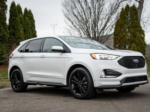 Used 2024 Ford Edge ST-Line image 3