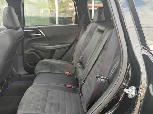 Used 2024 Mitsubishi Outlander SE AWD/4WD image 35