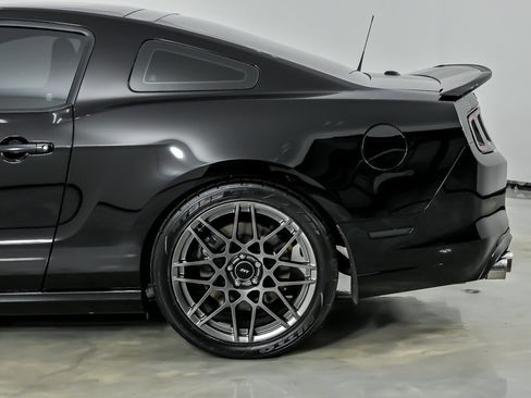 Used 2013 Ford Mustang Shelby GT500 RWD image 9