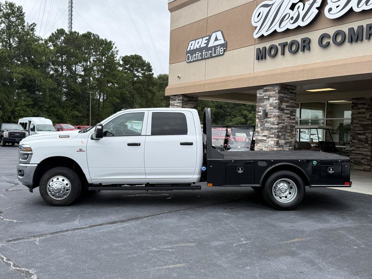 Used 2025 RAM 3500 Tradesman w/ Chrome Appearance Group AWD/4WD image 2