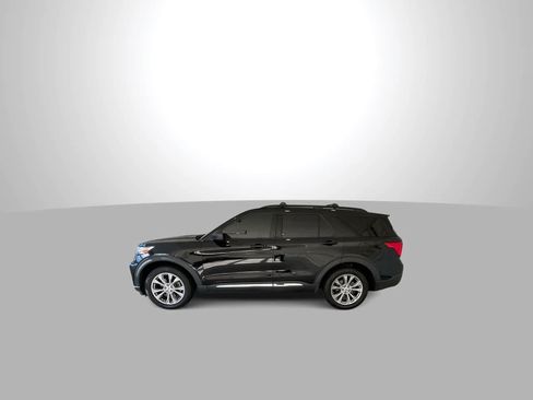 Used 2021 Ford Explorer XLT w/ Equipment Group 202A AWD/4WD image 5