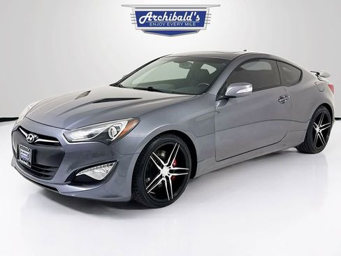 Used 2016 Hyundai Genesis Coupe 3.8 image 3