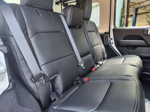 New 2025 Jeep Wrangler Unlimited Rubicon 392 image 9