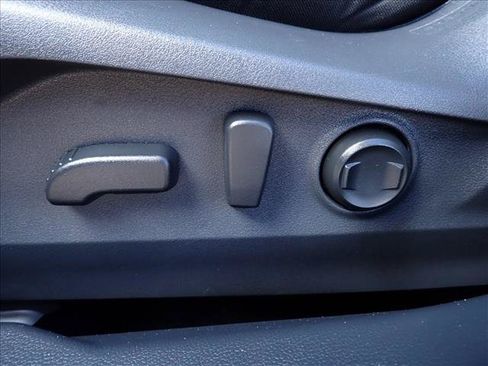 Used 2025 Subaru Outback Premium AWD/4WD image 14