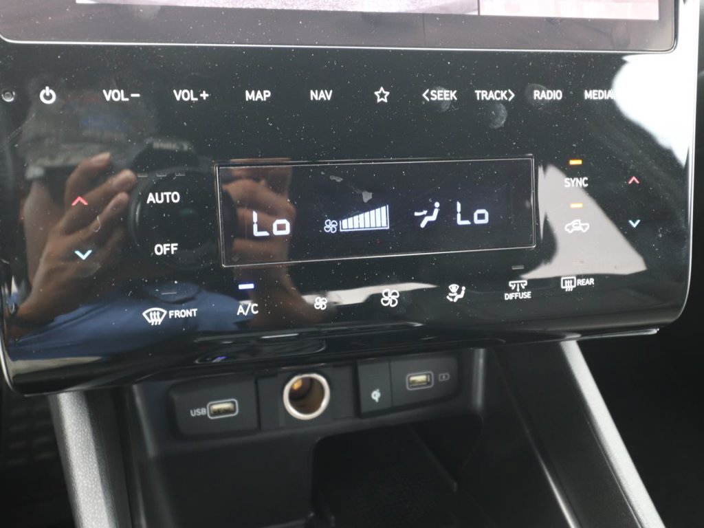 Used 2023 Hyundai Santa Cruz Limited AWD/4WD image 20