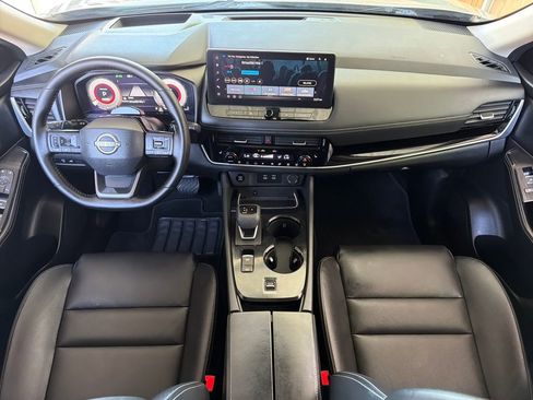 Used 2025 Nissan Rogue SL w/ Tech Package FWD image 23