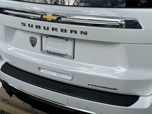 Used 2023 Chevrolet Suburban Premier image 28