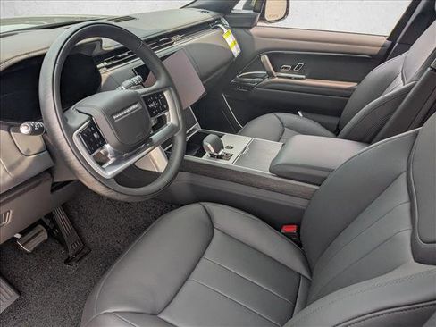 New 2025 Land Rover Range Rover Long Wheelbase SE image 3