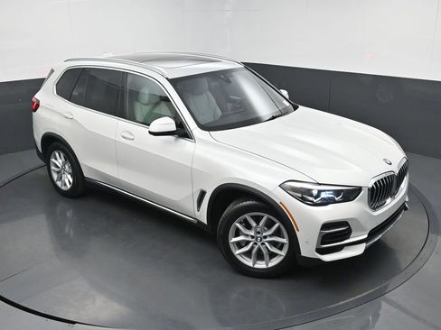 Used 2023 BMW X5 xDrive40i w/ Premium Package image 35