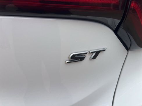 Used 2024 Buick Encore GX Sport Touring image 27