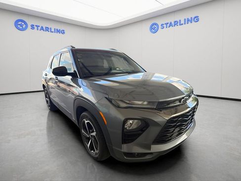 Used 2022 Chevrolet TrailBlazer RS w/ Technology Package FWD image 2