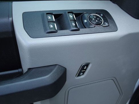 Used 2019 Ford F150 XL w/ Equipment Group 101A Mid image 15