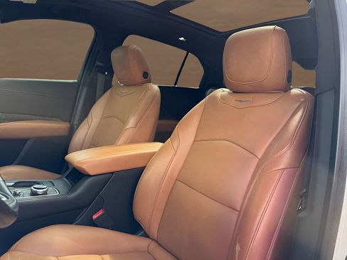 Used 2019 Cadillac XT4 Premium Luxury w/ Enhanced Visibility Package AWD/4WD image 11