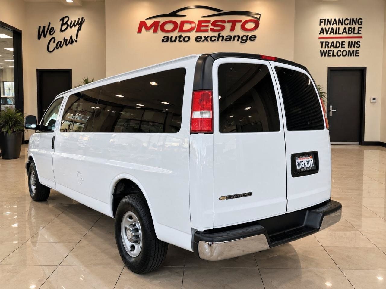 Used 2019 Chevrolet Express 3500 LT w/ LT Preferred Equipment Group RWD image 5