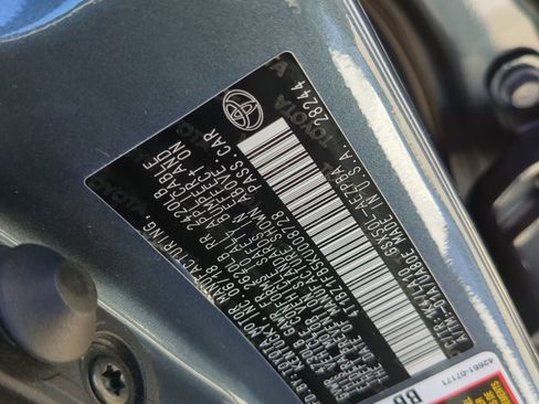 Used 2019 Toyota Avalon Limited image 36