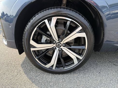 Certified 2024 Volvo XC60 B5 Ultimate w/ Protection Package Premier AWD/4WD image 10