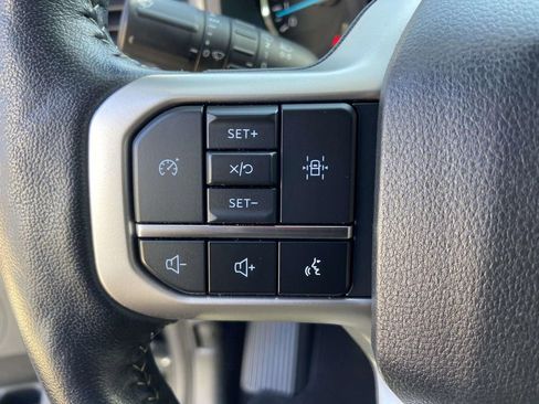 Used 2023 Ford Expedition XLT image 32