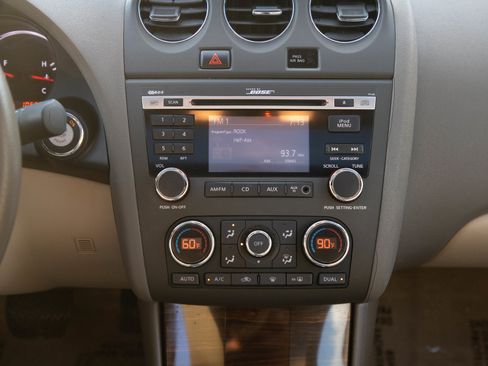 Used 2011 Nissan Altima 2.5 SL w/ 2.5SL Pkg FWD image 16