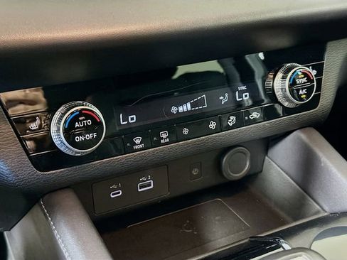 Used 2024 Mitsubishi Outlander SE image 18