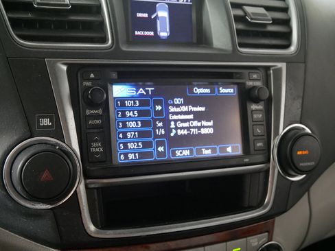 Used 2013 Toyota Highlander Limited image 22