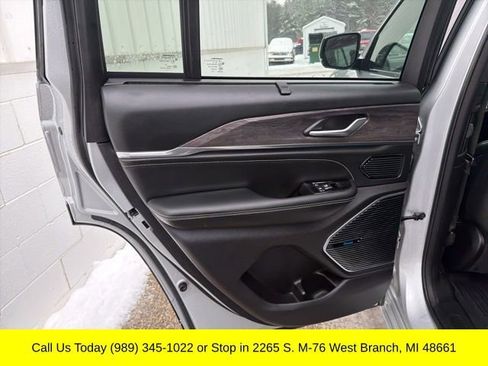 Used 2024 Jeep Grand Cherokee Overland w/ Advanced Protech Group III AWD/4WD image 39