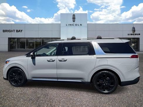 Used 2022 Kia Carnival SX Prestige FWD image 3