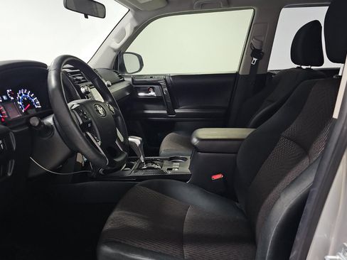 Used 2018 Toyota 4Runner TRD Off-Road AWD/4WD image 5
