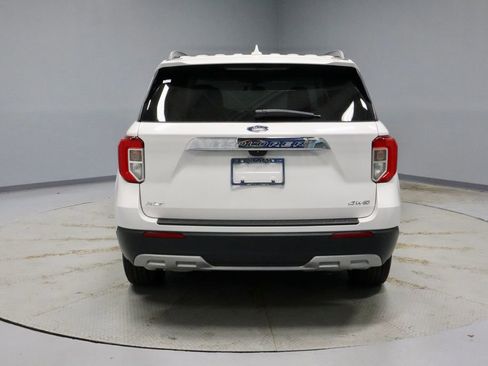 Used 2023 Ford Explorer XLT w/ Equipment Group 202A AWD/4WD image 10