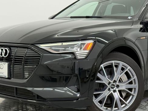 Used 2021 Audi e-tron Prestige w/ Prestige Package image 11