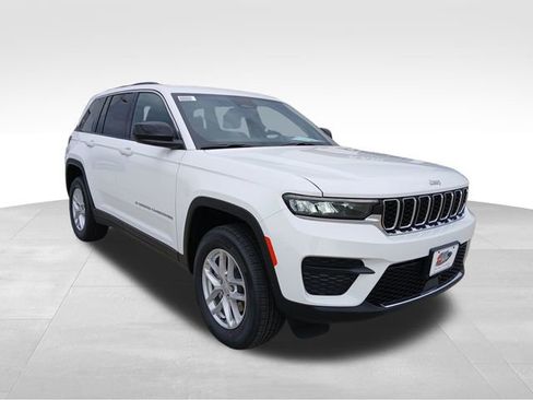 New 2026 Jeep Grand Cherokee Laredo image 7