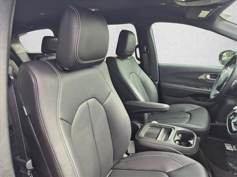 New 2027 Chrysler Pacifica LX FWD image 14