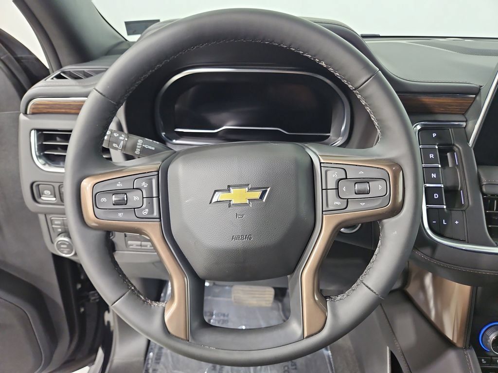 Used 2024 Chevrolet Tahoe High Country AWD/4WD image 15