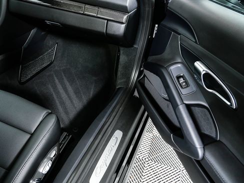 Certified 2024 Porsche 718 Cayman S RWD image 22