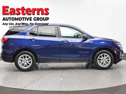 Used 2023 Chevrolet Equinox LT w/ Driver Convenience Package FWD image 4