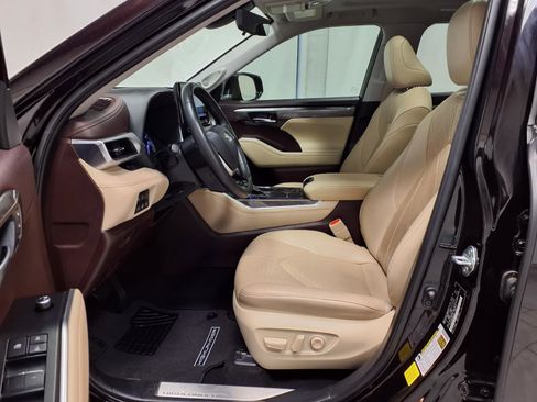 Used 2022 Toyota Highlander Platinum image 26