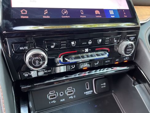 New 2025 Jeep Grand Cherokee L Summit image 48